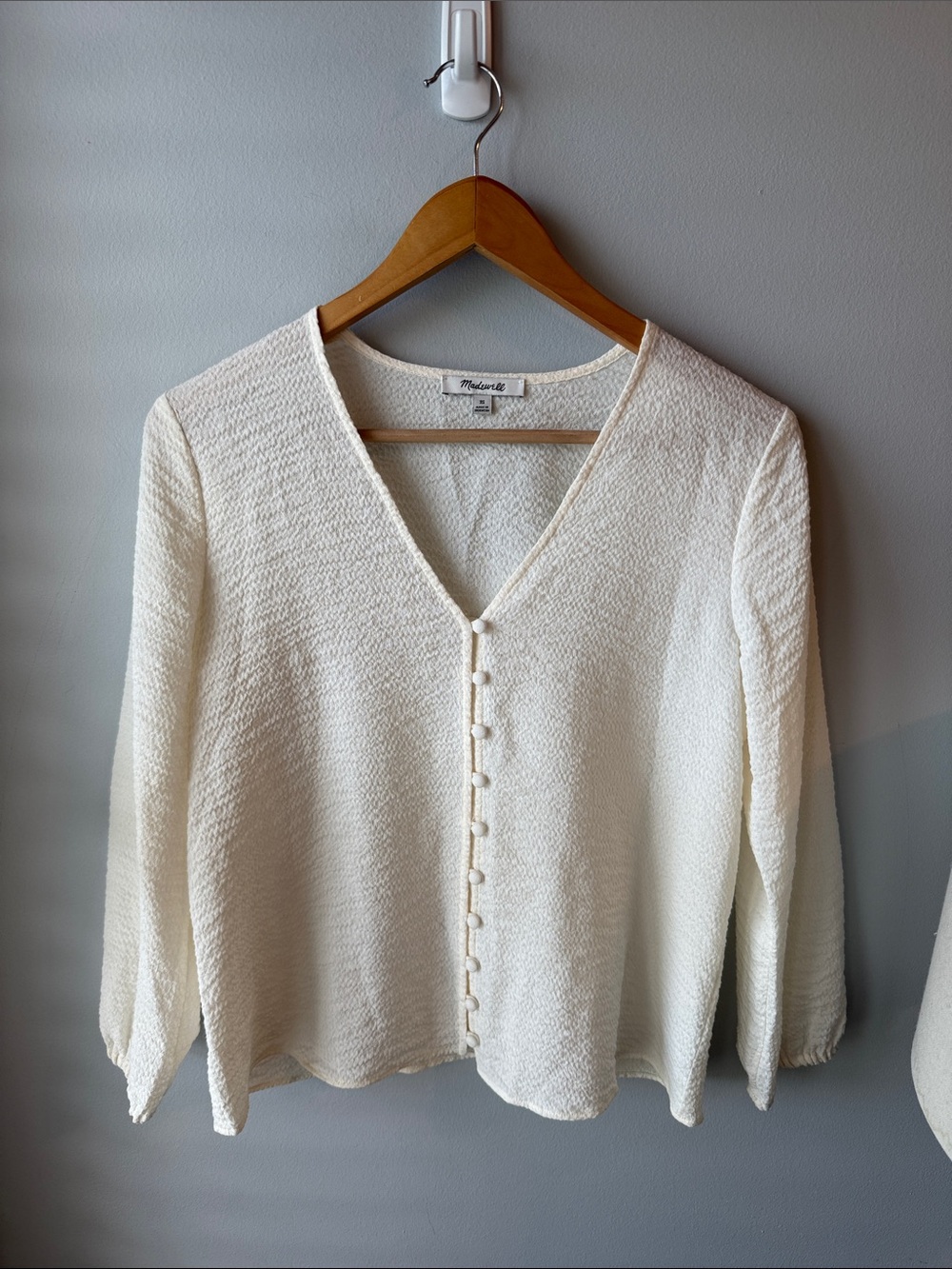Madewell Vneck Button Down Long Sleeve Blouse‎